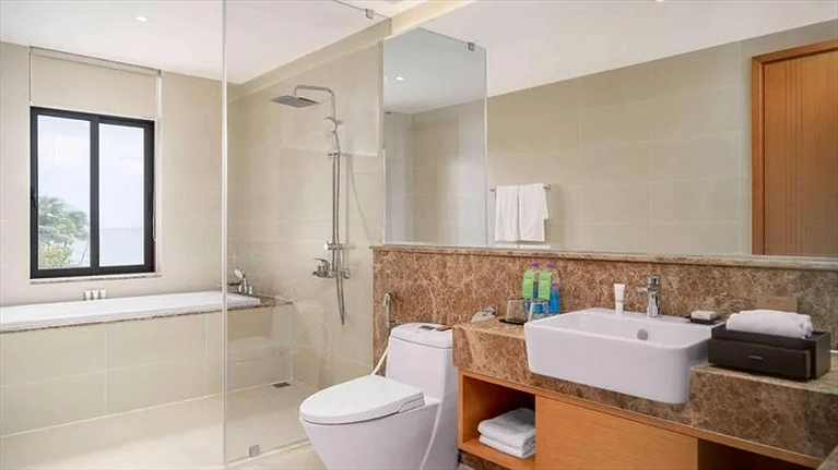 Khu vực phòng tắm riêng của mỗi phòng ngủ