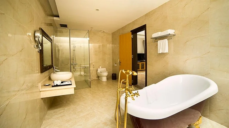 Phòng tắm sang trọng trong căn villa