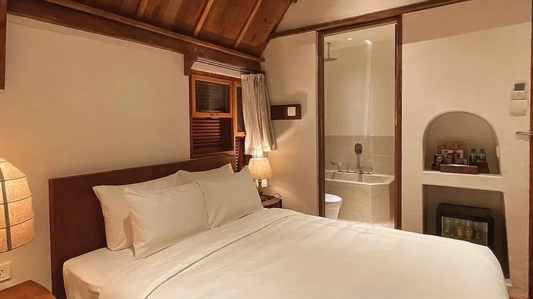 Hạng phòng Classic Mountain View - Tận hưởng không gian đầy lãng mạn với tầm nhìn ra ngoài quang cảnh đẹp của núi rừng