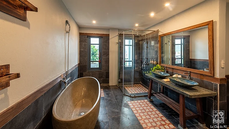 Phòng tắm hạng phòng Suite