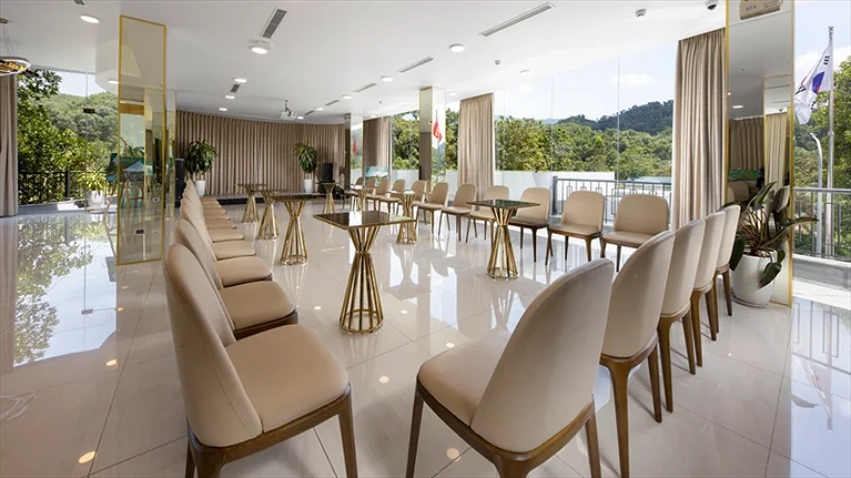 Phòng Họp hiện đại và tiện nghi