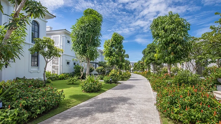 Lối đi vào các căn Villa
