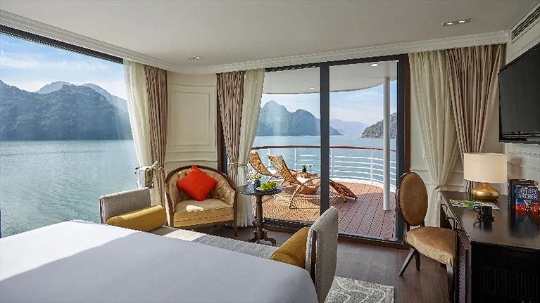 Ban công tắm nắng buổi sáng