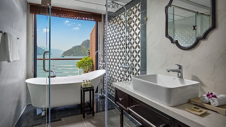 Bồn tắm hướng Vịnh