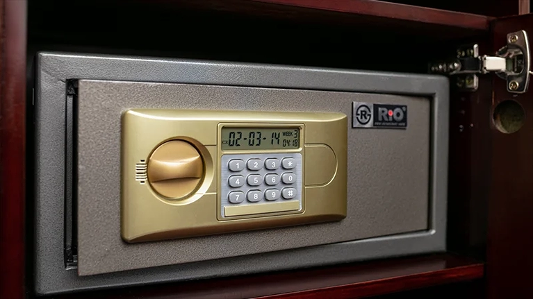 Tủ két sắt an toàn đặt tại phòng nghỉ