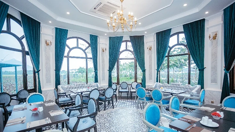 Nhà hàng Golden Lotus