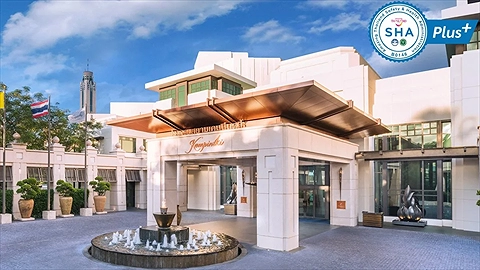 Mặt tiền khách sạn vô cùng sang trọng