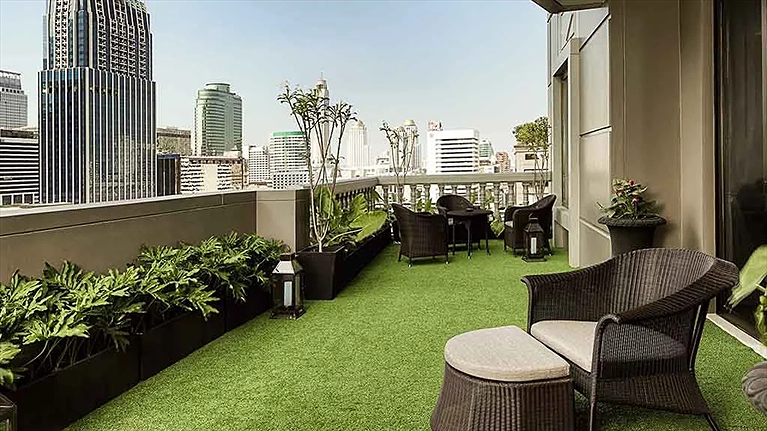 Hít thở không khí trong lành ngay tại ban công