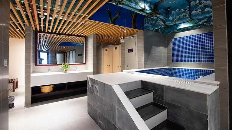 Hồ Jacuzzi trong Spa