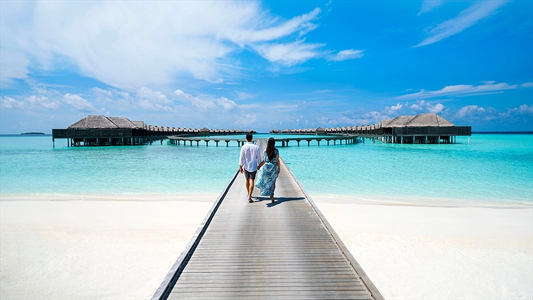 Lối di chuyển giữa biển thơ mộng