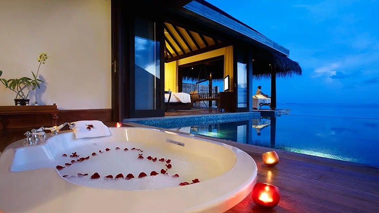 Tận hưởng các đặc quyền của các cặp đôi Honey Moon