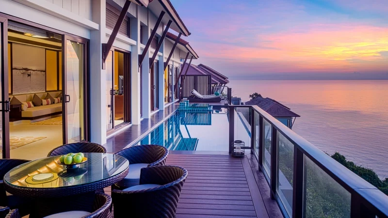 Villa Seaview Hill Pool 01 bedroom nằm trên triền núi với tầm nhìn ôm trọn vịnh Lăng Cô