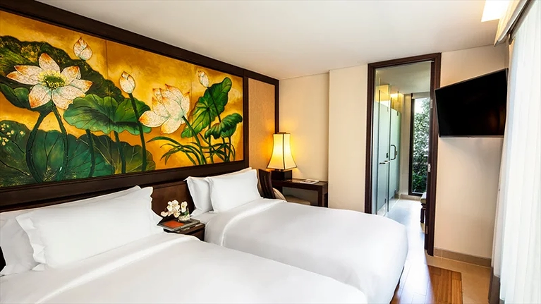 Phòng ngủ nhỏ với 2 giường đơn