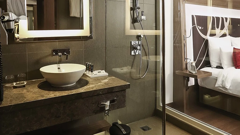 Nhà vệ sinh sạch sẽ, tiện nghi