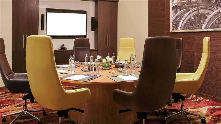 Không gian phòng họp