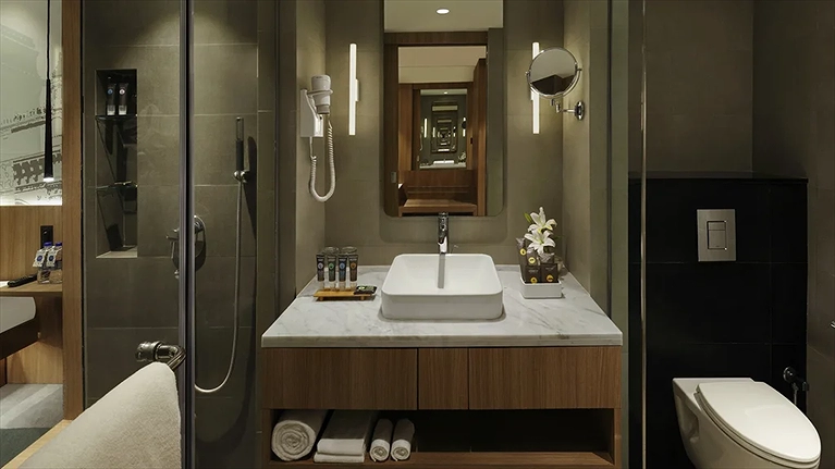 Nhà vệ sinh sạch sẽ và đủ tiện nghi