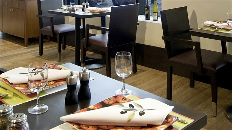 Khu vực nhà hàng