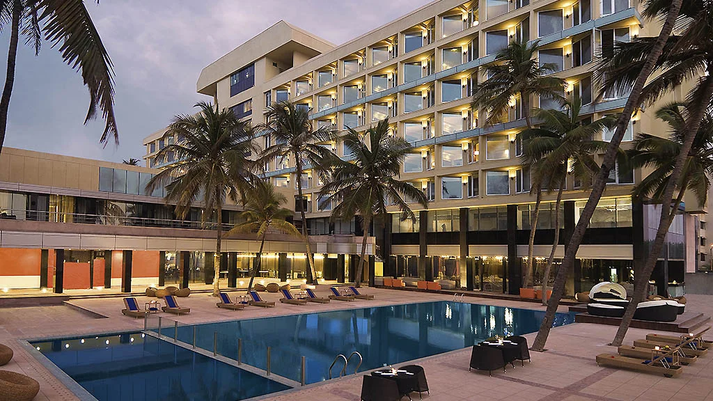 Khách sạn Novotel Mumbai Juhu Beach