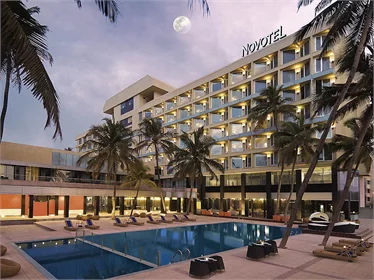 Khách sạn Novotel Mumbai Juhu Beach