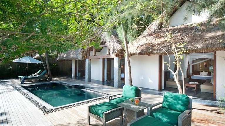 Căn Beach Pool Villa 2 BRs với 2 phòng ngủ