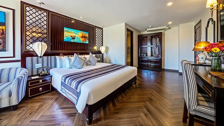 Deluxe Garden with Window