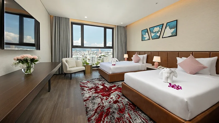 Deluxe City View with Window