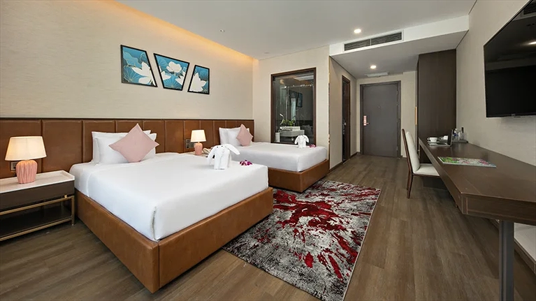 Deluxe City View with Window