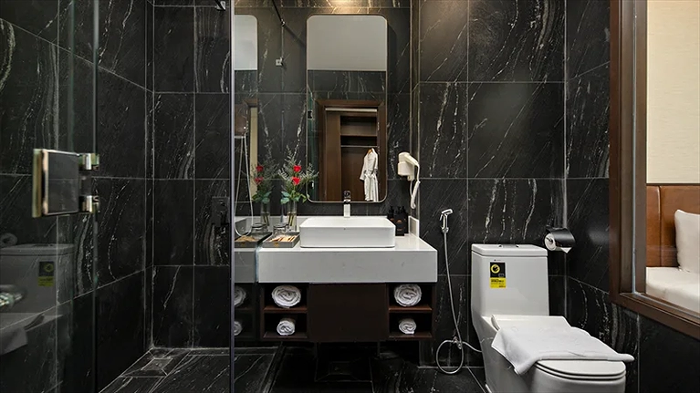 Deluxe Ocean with Balcony