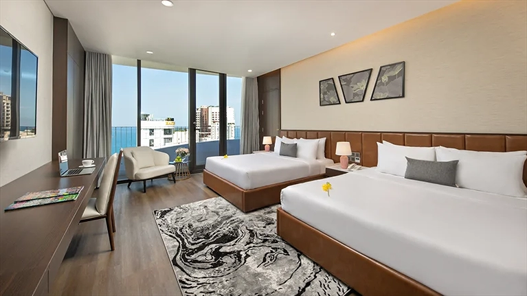 Deluxe Ocean with Balcony