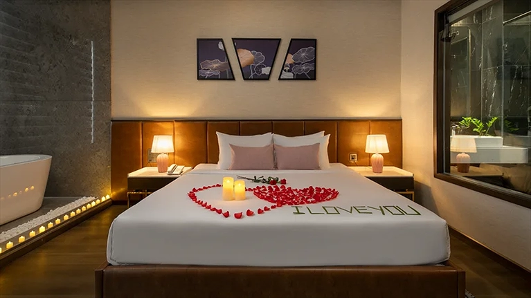 Double Ocean with Balcony