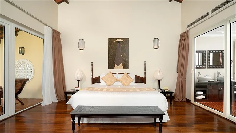 Hạng phòng Suite với 1 giường lớn