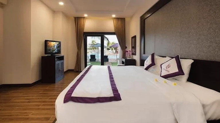 Phòng Senior Suite Pool View