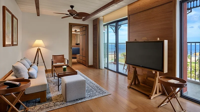 Admiral Suite with ocean front sea view