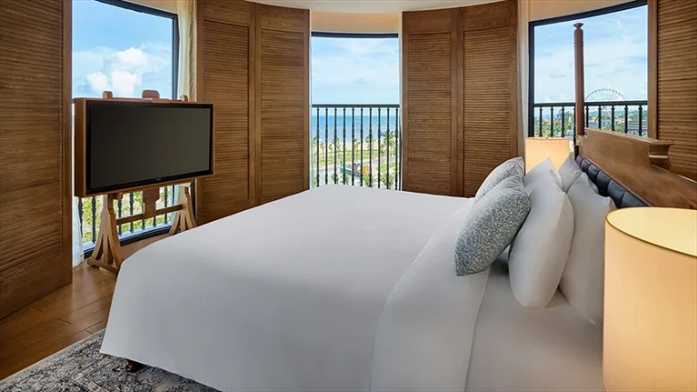 Admiral Suite with ocean front sea view