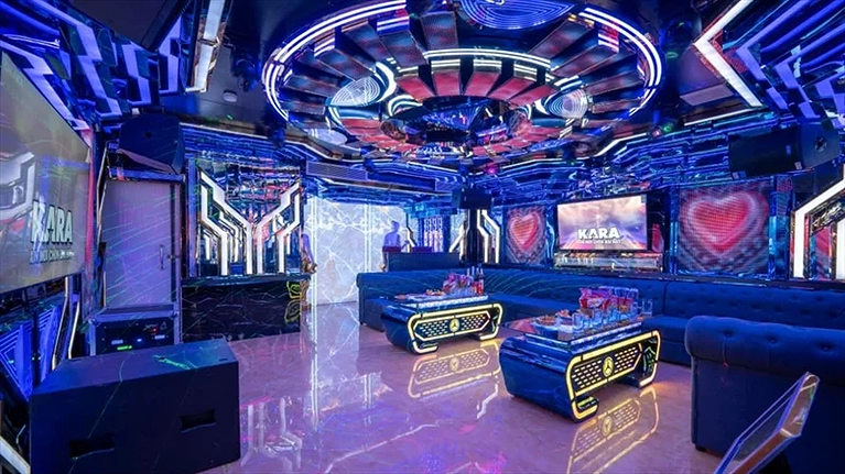 Phòng karaoke ngay tại khách sạn
