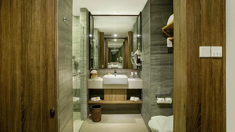 Nhà vệ sinh đầy đủ tiện nghi