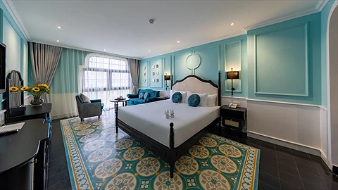 Deluxe Studio City View