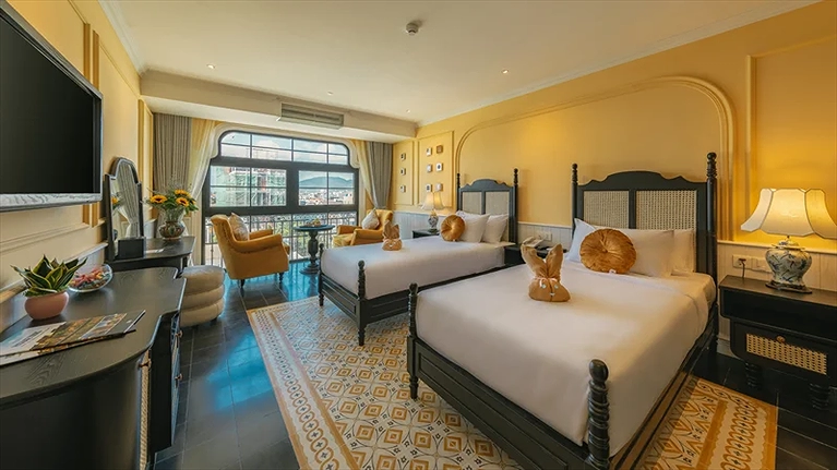 Deluxe Studio City View