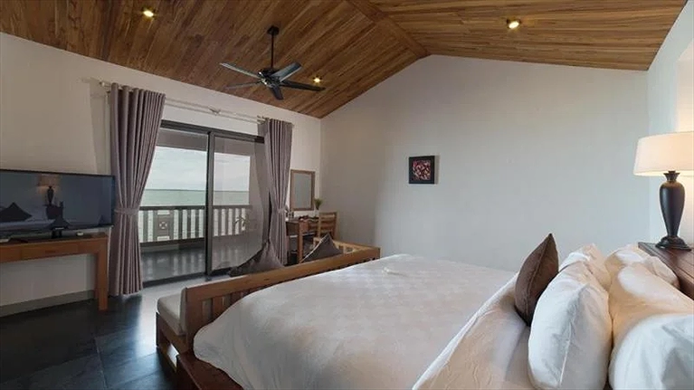 2 BRs Lagoon View Villa