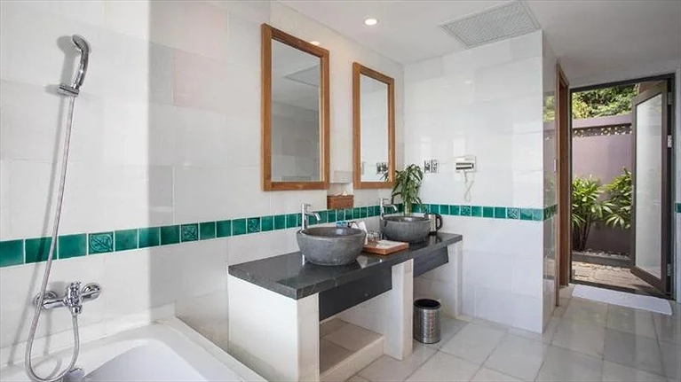 2 BRs Lagoon View Villa