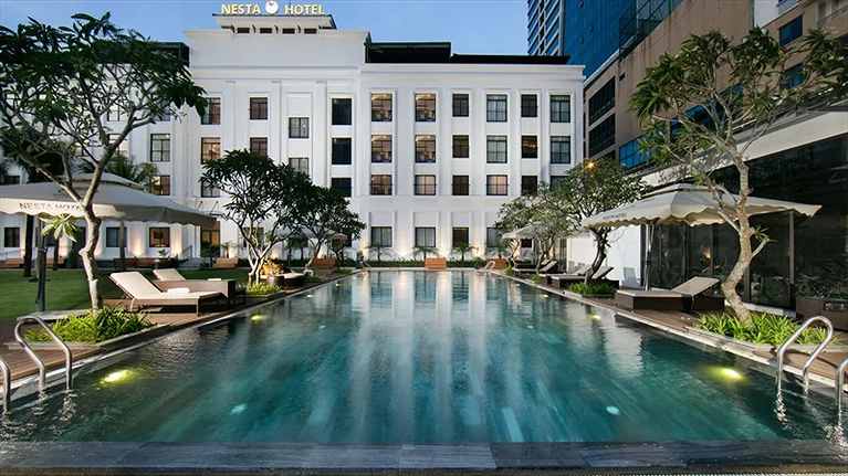 Quang cảnh khách sạn nhìn từ bên ngoài