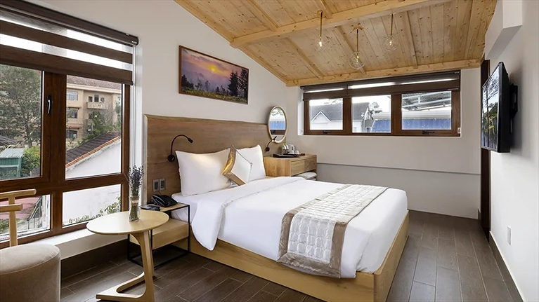Hạng phòng Attic Senior Suite
