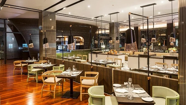 Không gian nhà hàng dùng bữa Buffet