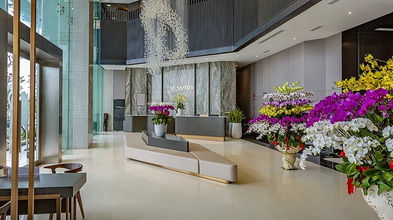 Sảnh chính khách sạn nơi làm thủ tục check in và check out