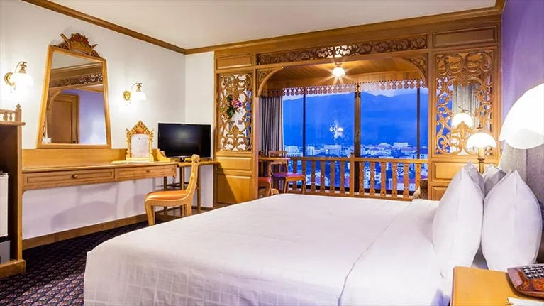 Phòng với tầm nhìn đồi núi