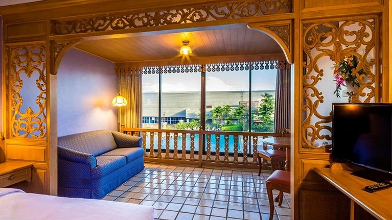 Thư giãn tại sofa êm ái