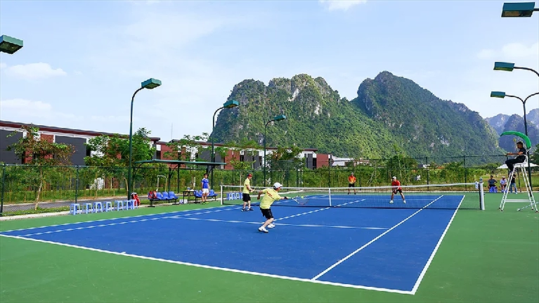 Sân chơi Tennis