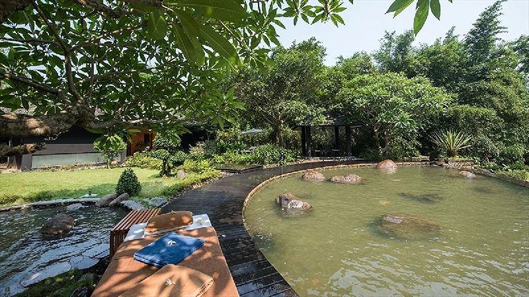 Bể Onsen lớn với sức chứa 20 khách