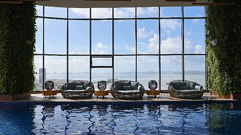 Bể bơi trong nhà