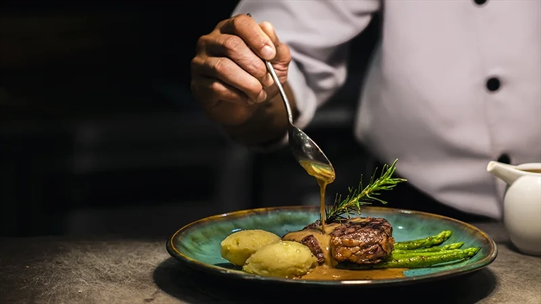 Thưởng thức tinh hoa ẩm thực Việt Nam & Thế Giới